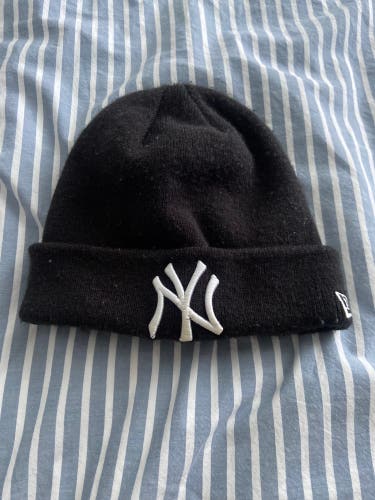 NY Yankees Black Toque (Winter Hat)