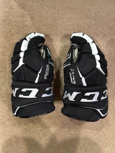CCM 14" Tacks 9080 Gloves