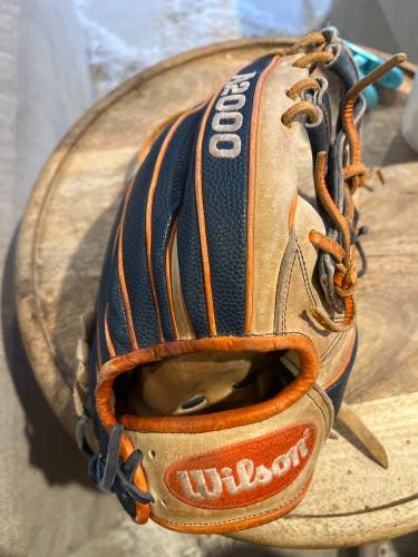Infield 11.5" A2000 Baseball Glove