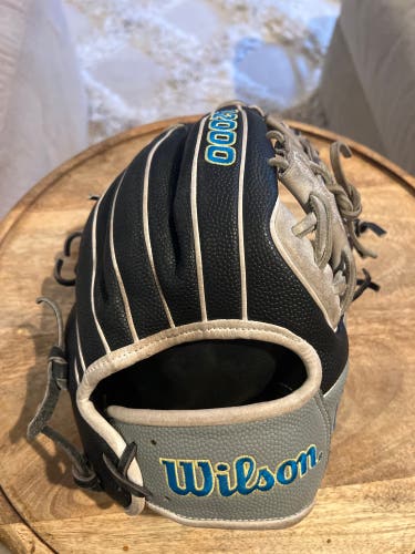 Infield 11.5" A2000 Baseball Glove