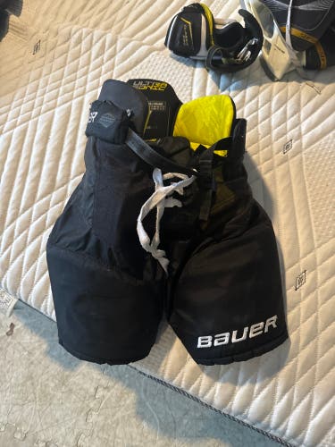 Used Large Bauer  Supreme Ultrasonic Hockey Pants