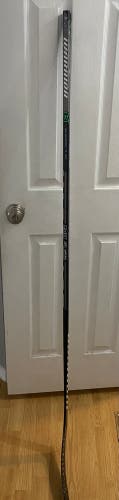 Senior Right Handed W03 Covert QRE Matrix Hockey Stick