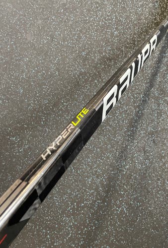 New Bauer Vapor Hyperlite Hockey Stick P28 55flex