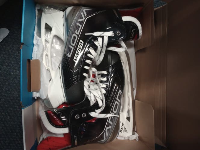 New Senior Bauer Vapor X3.7 Hockey Skates Regular Width 9
