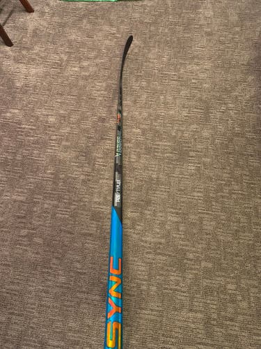New Left Hand P28 Nexus Sync 77 Flex Hockey Stick
