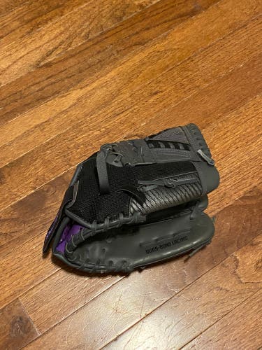 Used   11" Fastpitch Pro Softball Glove