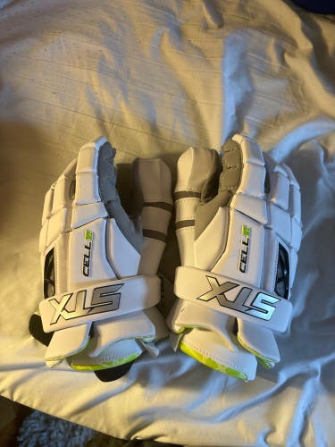 New Goalie STX Large Cell IV Lacrosse Gloves