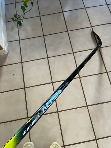 Senior Right Handed P88  Alpha DX Hockey Stick