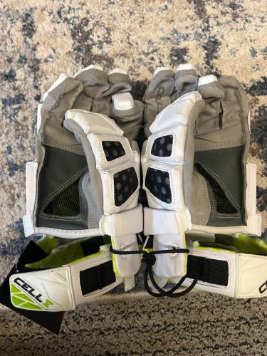 New  STX Medium Cell V Lacrosse Gloves