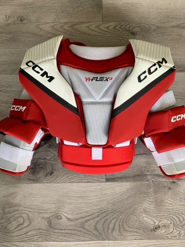CCM Yt Flex3 Chest protector