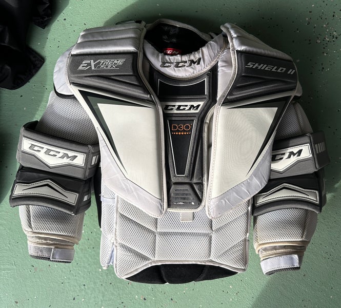 MEDIUM CCM EFLEX SHIELD II CHEST GUARD
