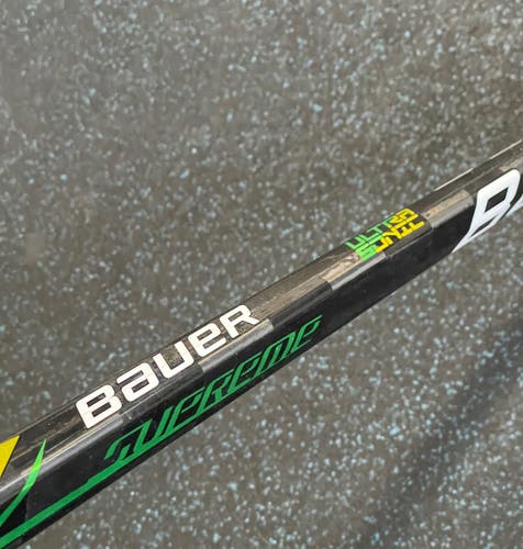 New Bauer Supreme UltraSonic Hockey Stick P28 70flex