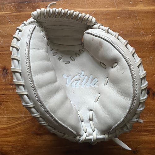 Used Valle Catcher's Training Mitt. 25 Inch Version