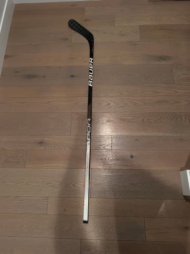 Intermediate Left Hand PP88  Vapor Hyperlite Hockey Stick