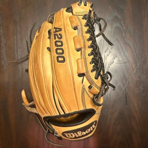 2022 Outfield 11.75" A2000 D33 Baseball Glove