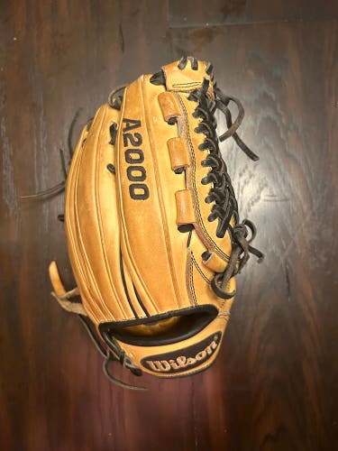 2022 Outfield 11.75" A2000 D33 Baseball Glove