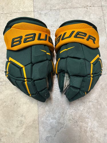 Pro Stock Bauer Supreme Ultrasonic Gloves 14" University of Vermont used