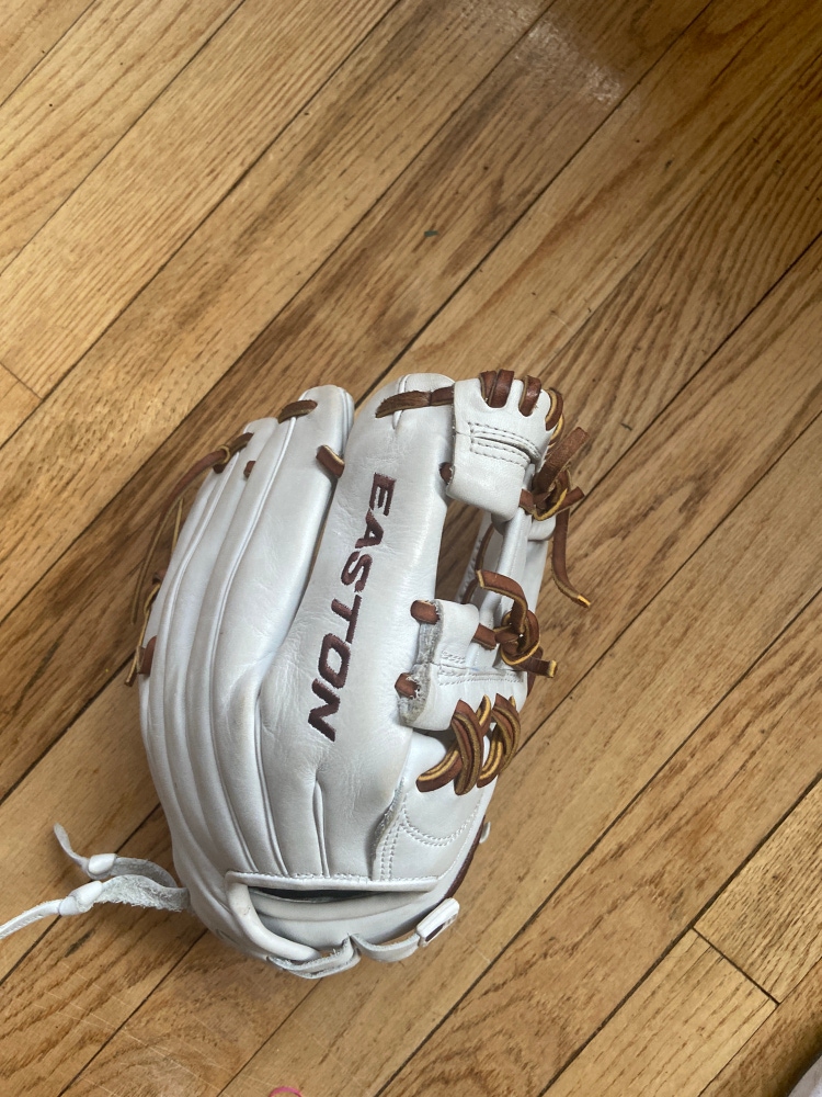 Used Infield 11.5" Professional Collection Softball Glove