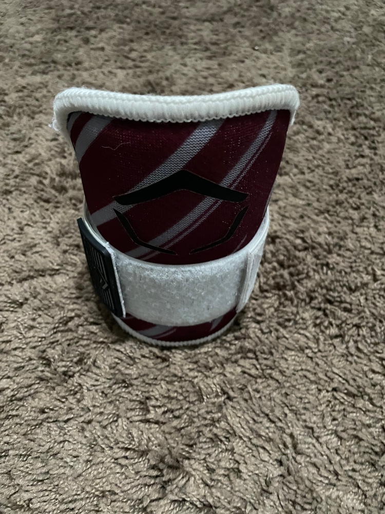 Evoshield Elbow Guard Adult Maroon Excellent