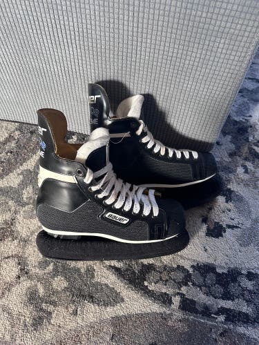 Intermediate Bauer Regular Width 6 Supreme 90 Hockey Skates