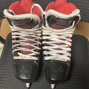 Senior Bauer X900 Hockey Goalie Skates Size 6.5 - Used