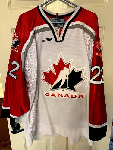 IIHF Team Canada Authentic #22 Hayley Wickenheiser late 90s Vintage jersey