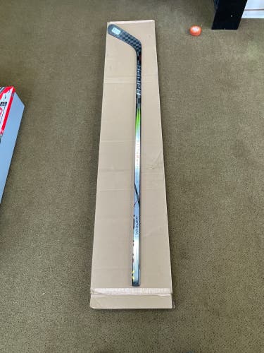 Intermediate Left Hand P90TM  Vapor Hyperlite 2 Hockey Stick