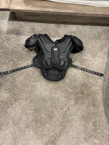 Youth Medium Xenith Shoulder Pads