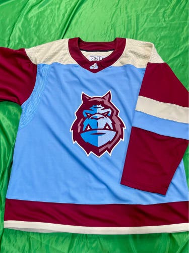 Bigfoot/Yeti Hockey Jersey Men’s XL