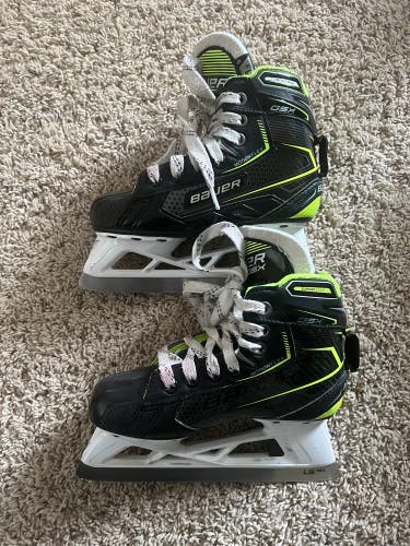 Junior Bauer Regular Width Size 1.5 gsx Hockey Skates