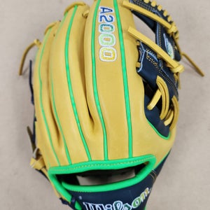 New Wilson March 2023 GOTM Right Hand Throw Infield A2000 Baseball Glove 11.75"