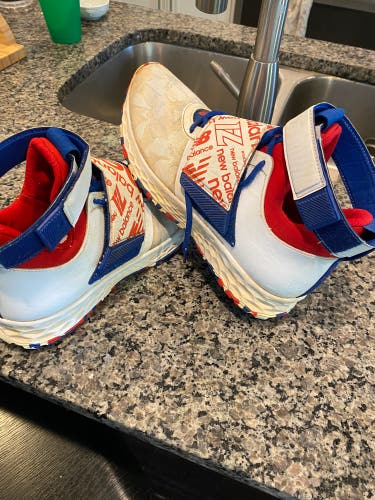 White Men's Size 10 (Women's 11) New Balance Shoes