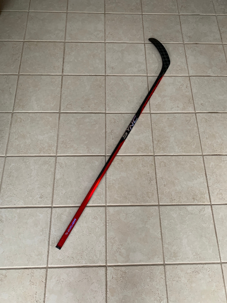 Intermediate Right Handed P92 Pro Stock Nexus Sync Hockey Stick