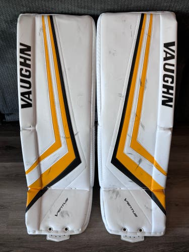 Used 35" Vaughn Pro Stock Ventus SLR Pro Carbon Goalie Leg Pads