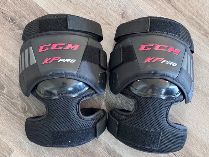 CCM Pro Senior Knee & Thigh Pads