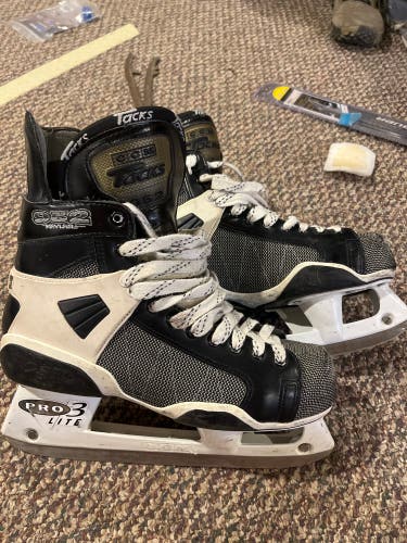 Used CCM 11 Tacks 952 Hockey Skates