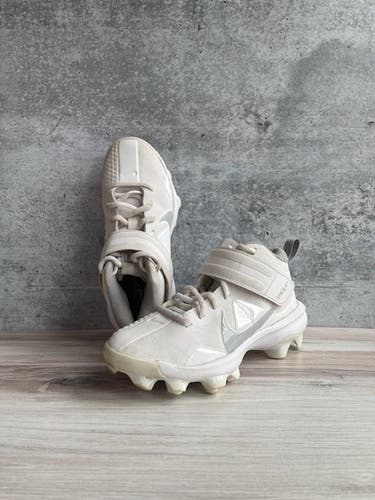 Nike Force Trout 7 Pro MCS Youth cleats. Size 1Y