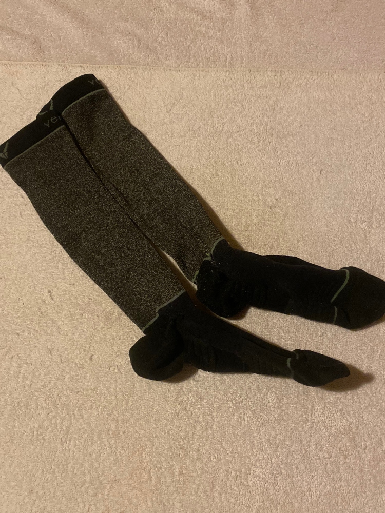 Verbero Hockey Cut Resistant Skate Socks Adult Large