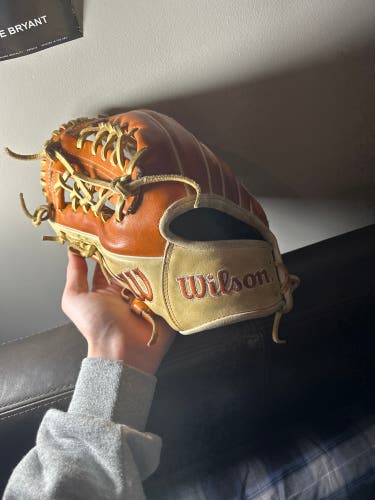 2022 Pitcher's 11.5" A2000 Baseball Glove