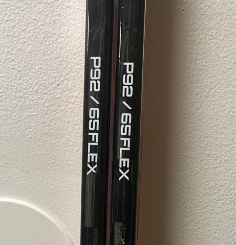 2 Pack Bauer Vapor Hyperlite Stick 65/p92/RH