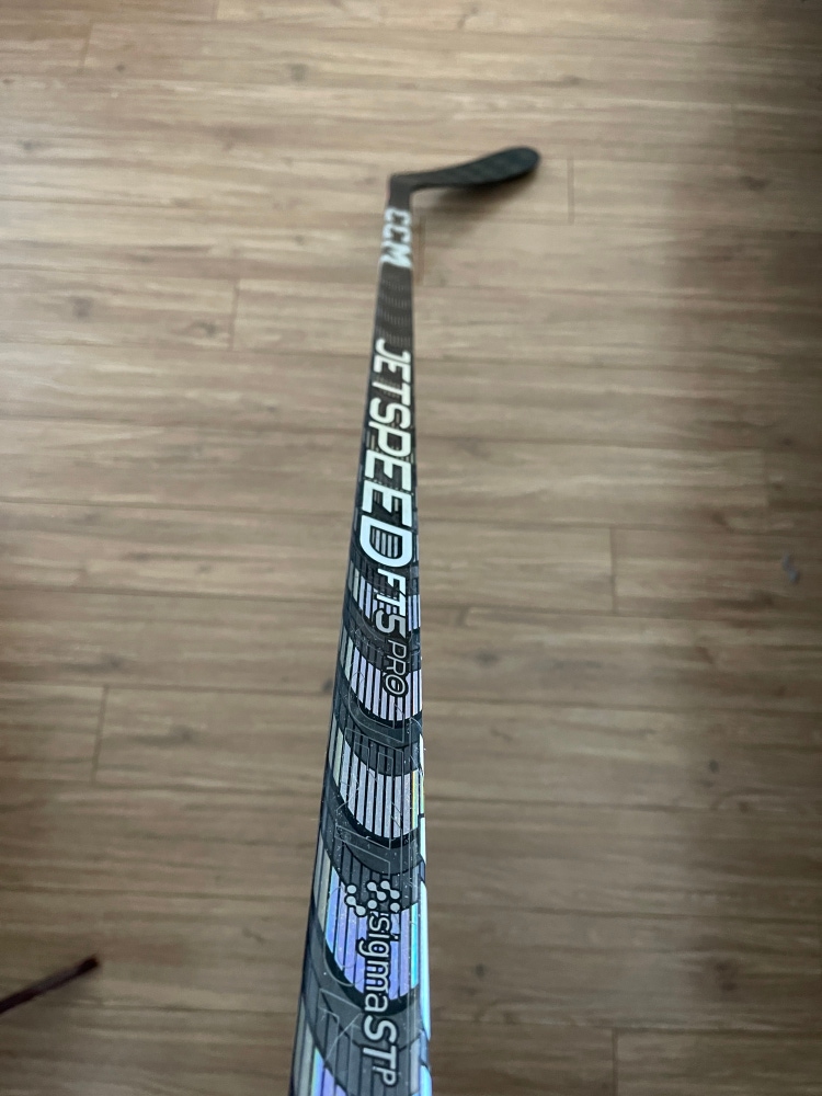 CCM Jetspeed FT5 Pro - Pro Stock Hockey Stick - P28 - 80 flex - RH