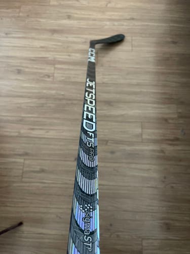 CCM Jetspeed FT5 Pro - Pro Stock Hockey Stick - P28 - 80 flex - RH