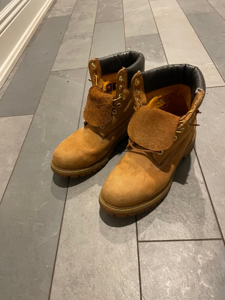 Used Size 9.0 (Women's 10) Timberland Boots