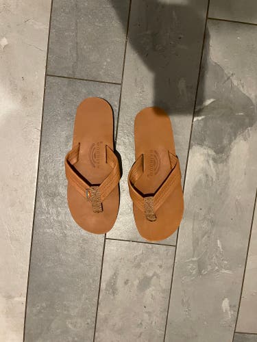 NEW Rainbow Men’s Sandals (Small 7.5-8.5)