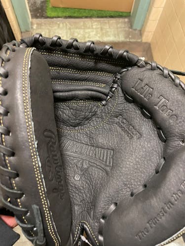 Right Hand Throw 31.5" Renegade Catcher's Glove