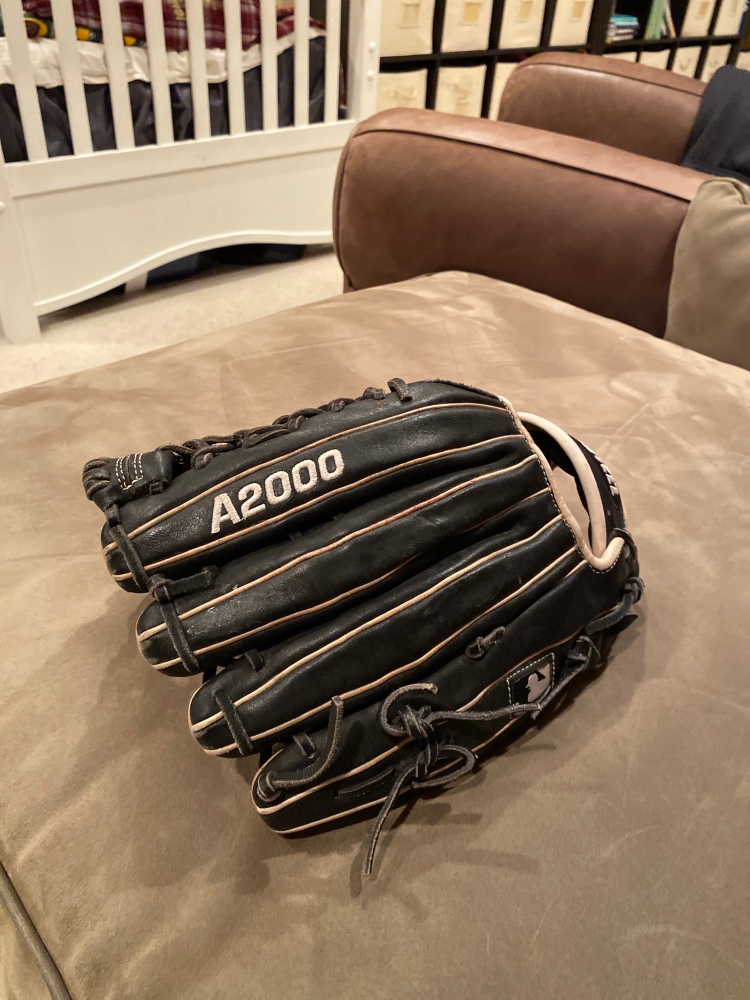 2021 Outfield 12.5" A2000 Baseball Glove