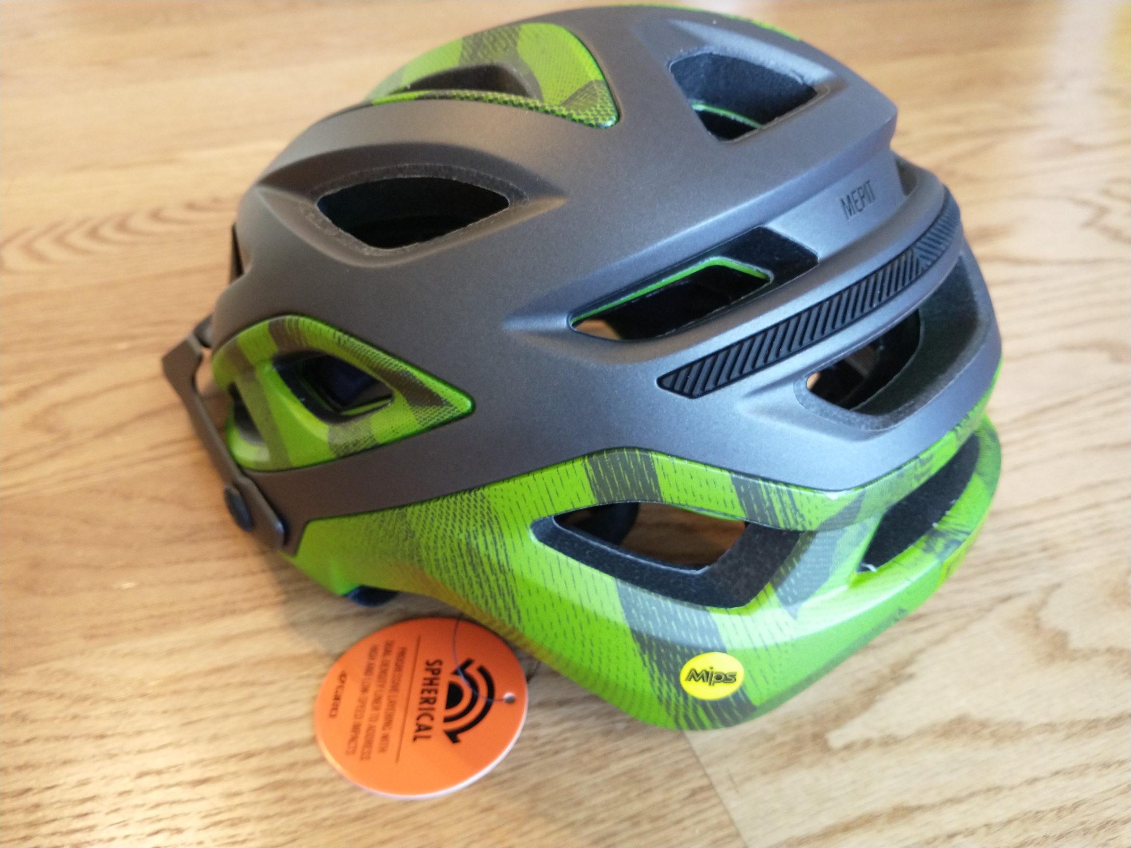 NEW Medium Giro Merit Spherical MIPS Bike Helmet ***FREE SHIPPING***