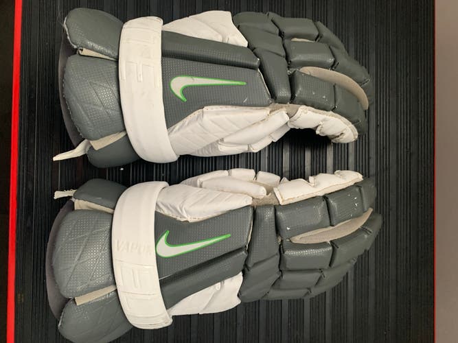Used Nike Vapor Elite Lacrosse Gloves 13"