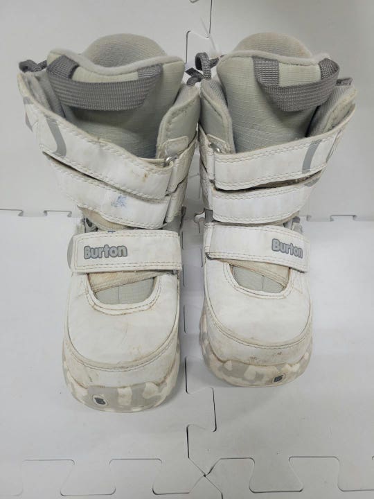 Used Burton Boots Youth 12.0 Boys' Snowboard Boots