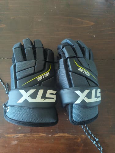 Used STX Stallion 200 Lacrosse Gloves Medium